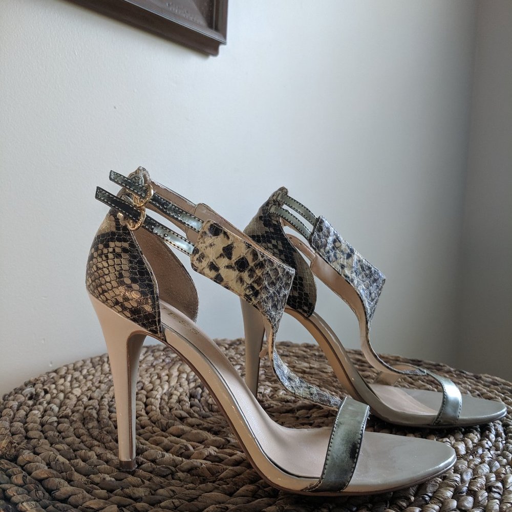 Guess Faux Python Heeled Sandals Sz8 - Picture 7 of 10
